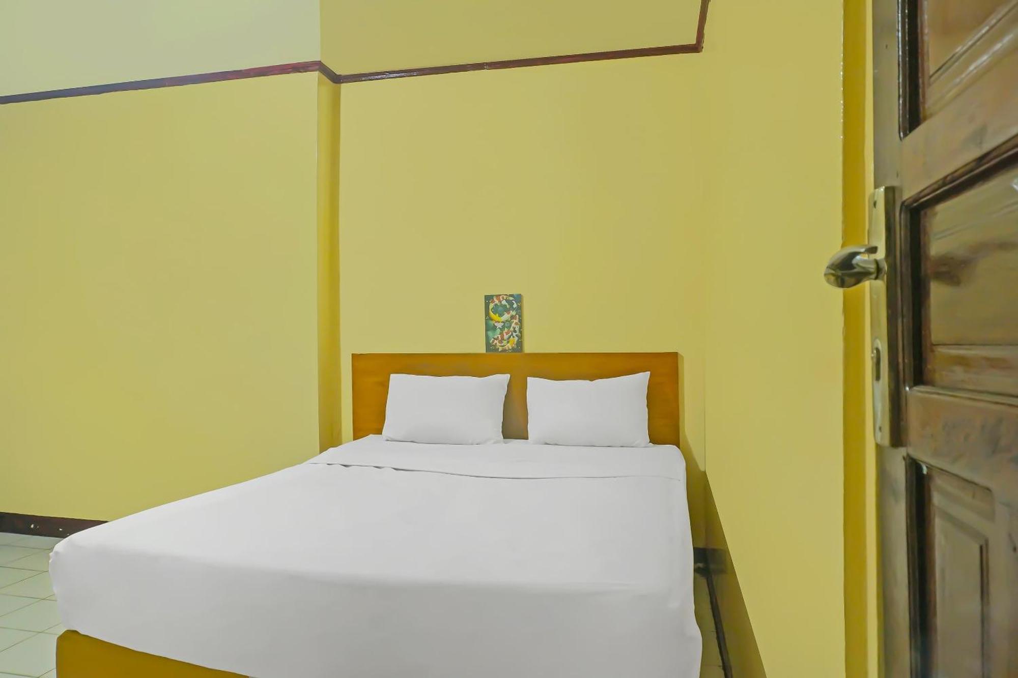 Spot On 92466 Adam Kost Syariahnearwisata Jembatan Barito Hotel Банджермасин Екстериор снимка