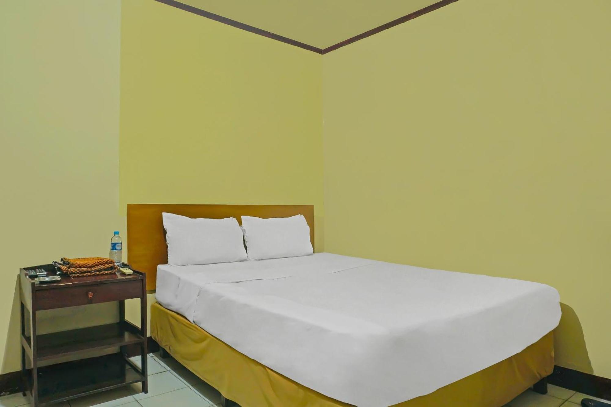 Spot On 92466 Adam Kost Syariahnearwisata Jembatan Barito Hotel Банджермасин Екстериор снимка