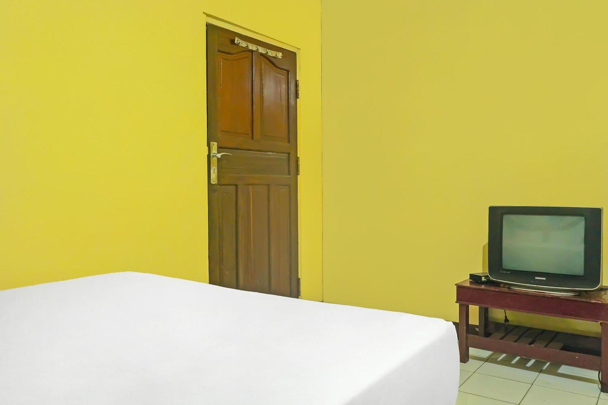 Spot On 92466 Adam Kost Syariahnearwisata Jembatan Barito Hotel Банджермасин Екстериор снимка