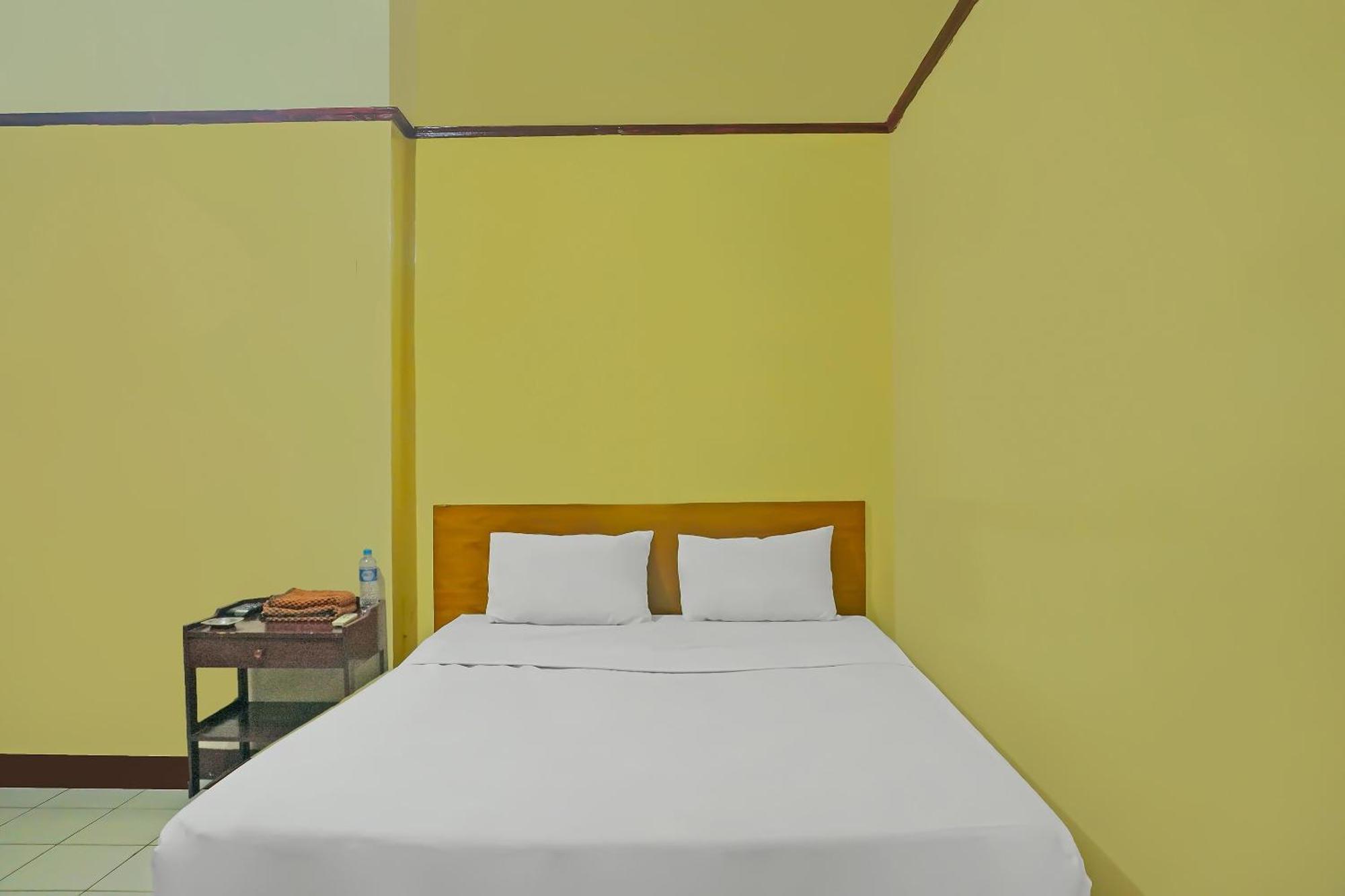 Spot On 92466 Adam Kost Syariahnearwisata Jembatan Barito Hotel Банджермасин Екстериор снимка
