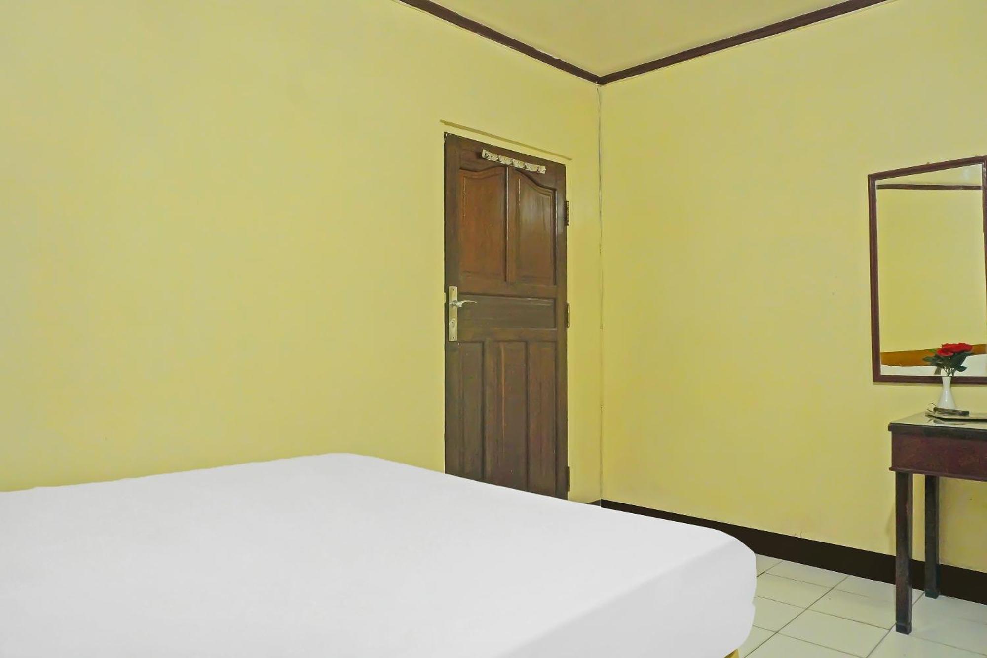 Spot On 92466 Adam Kost Syariahnearwisata Jembatan Barito Hotel Банджермасин Екстериор снимка