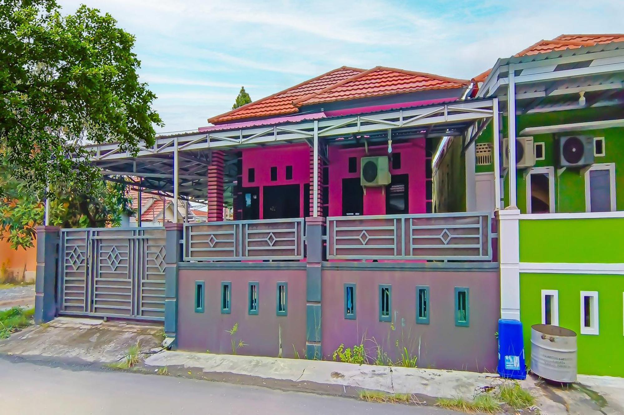 Spot On 92466 Adam Kost Syariahnearwisata Jembatan Barito Hotel Банджермасин Екстериор снимка